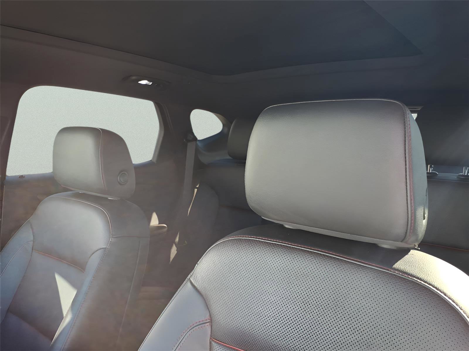 Used 2019 Chevrolet Blazer RS w/ Sun and Wheels Package image 18