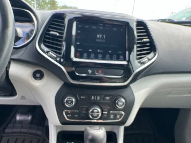 Used 2019 Jeep Cherokee Limited AWD/4WD image 16
