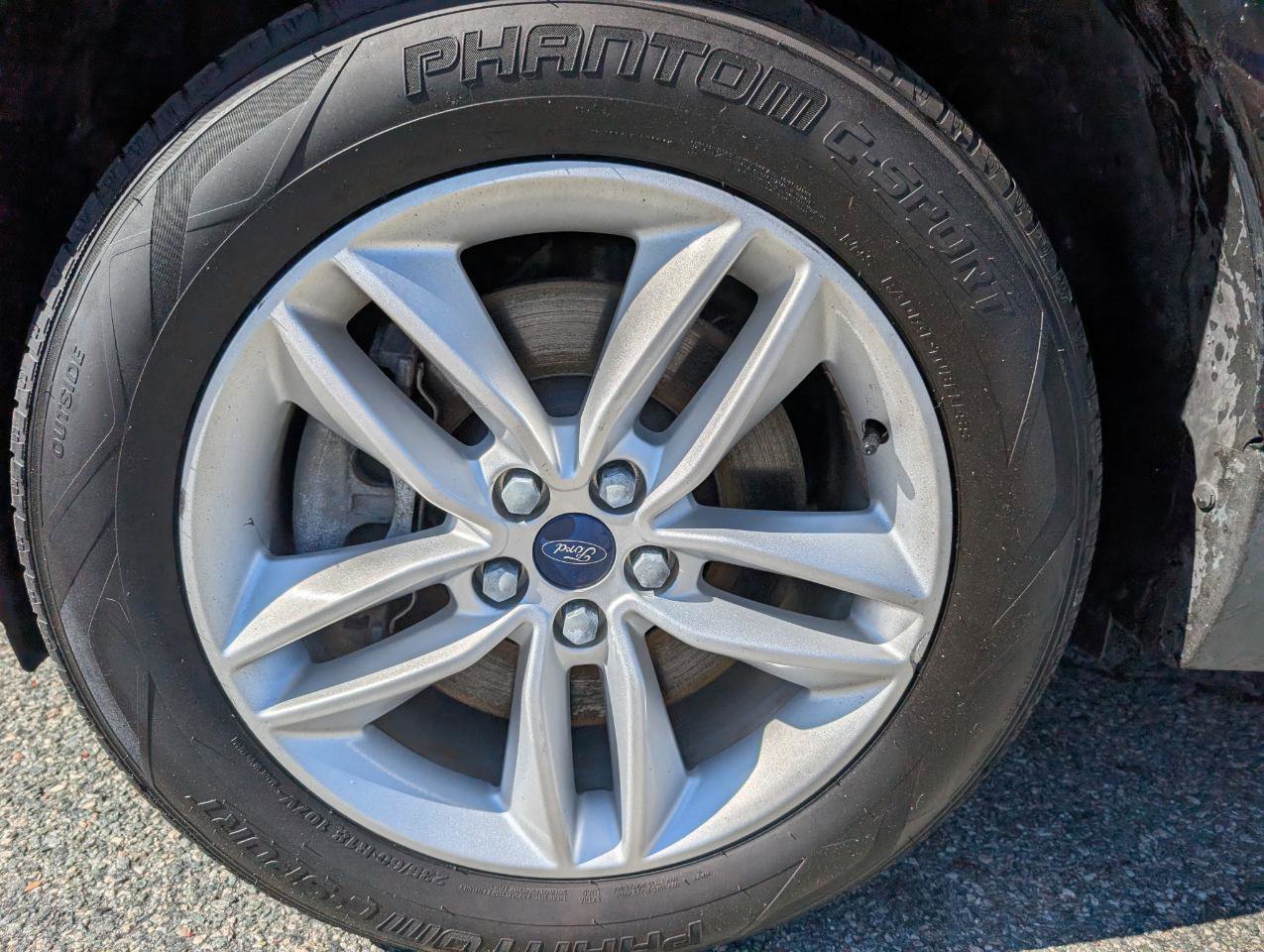 Used 2015 Ford Edge SEL AWD/4WD image 3