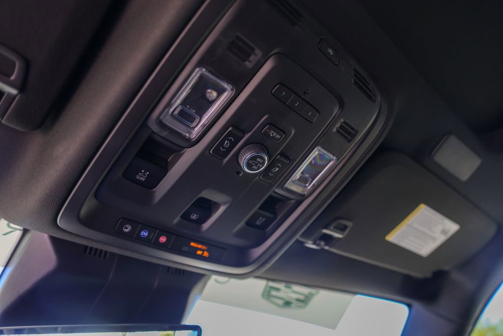 Used 2022 Cadillac Escalade Premium Luxury image 22