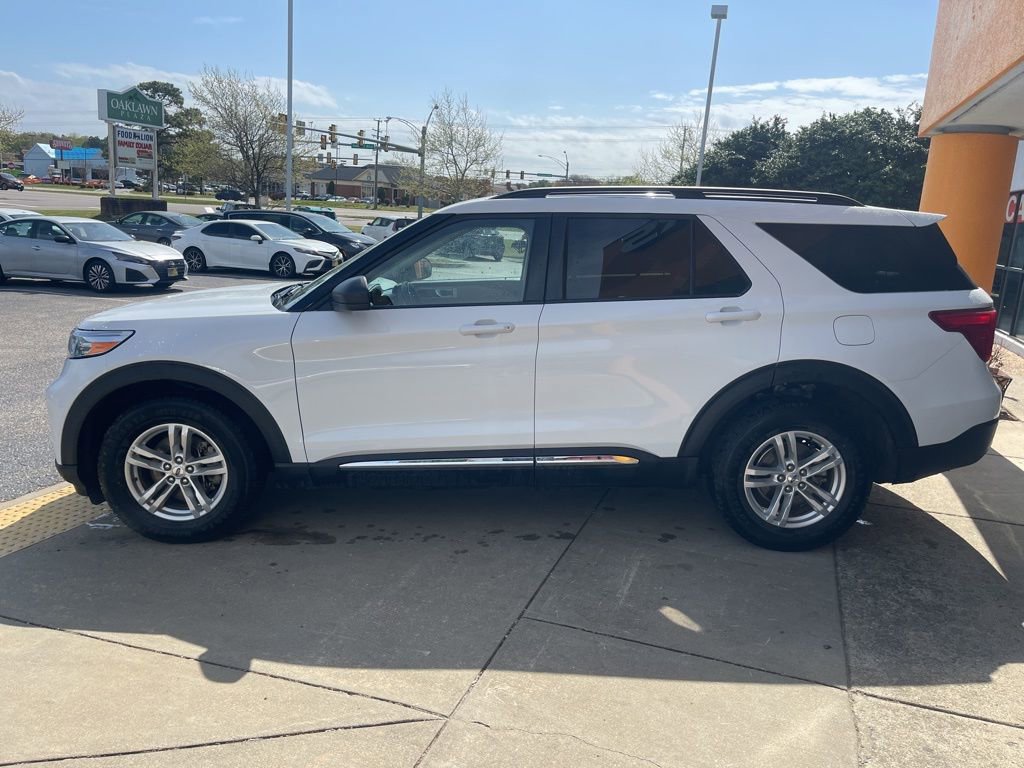 Used 2023 Ford Explorer XLT w/ Equipment Group 202A AWD/4WD image 7