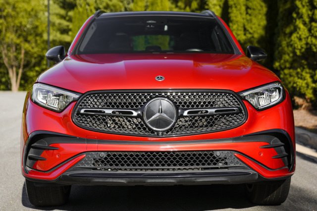 Used 2023 Mercedes-Benz GLC 300 w/ AMG Line image 15