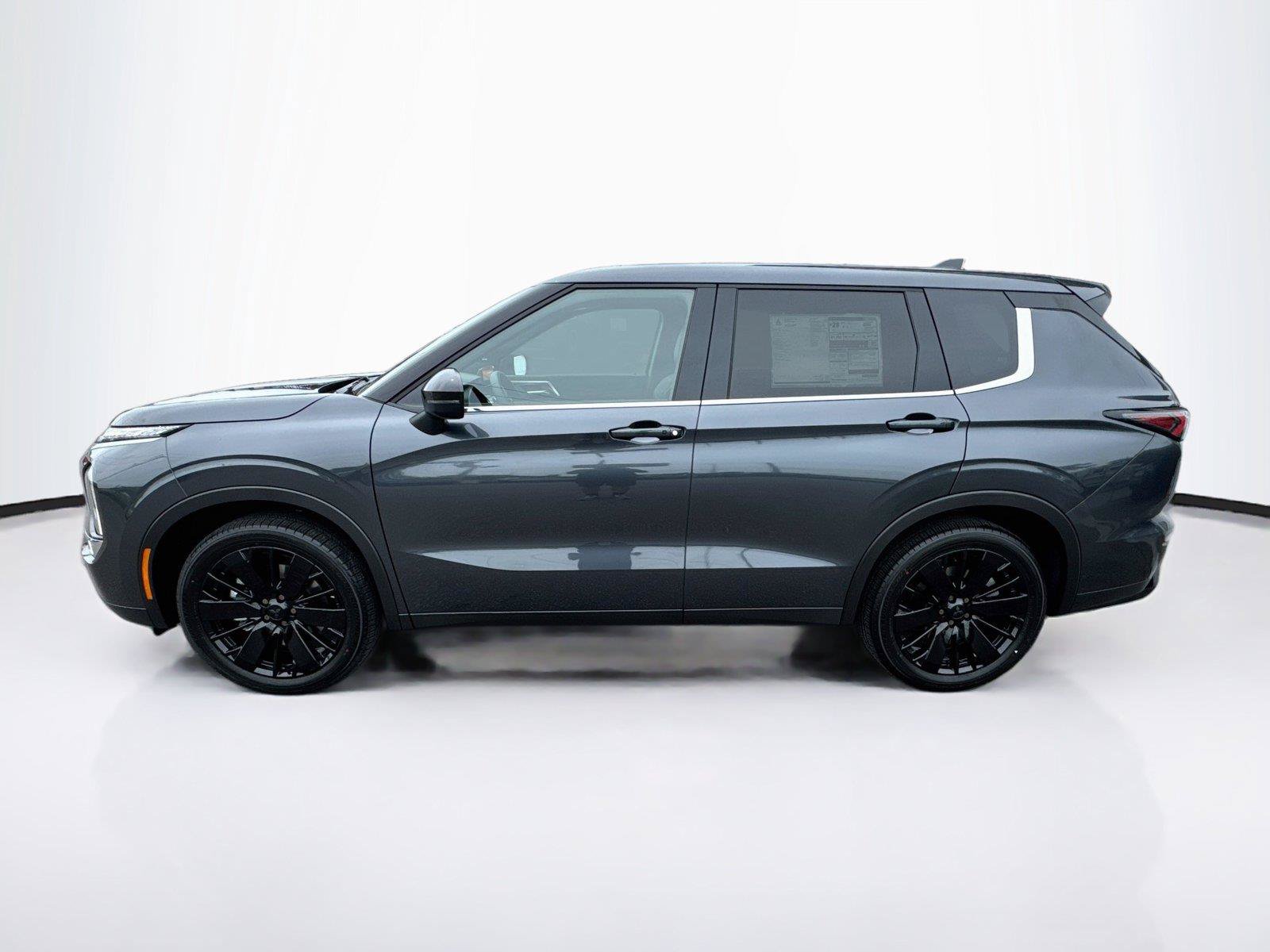 New 2026 Mitsubishi Outlander SE FWD image 2