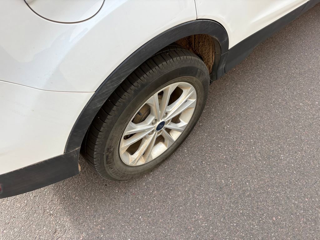 Used 2019 Ford Escape SE image 14