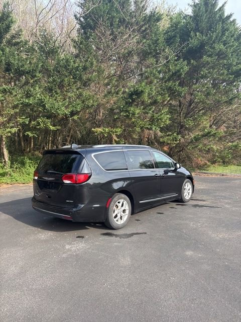 Used 2020 Chrysler Pacifica Limited w/ Advanced Safetytec Group image 7