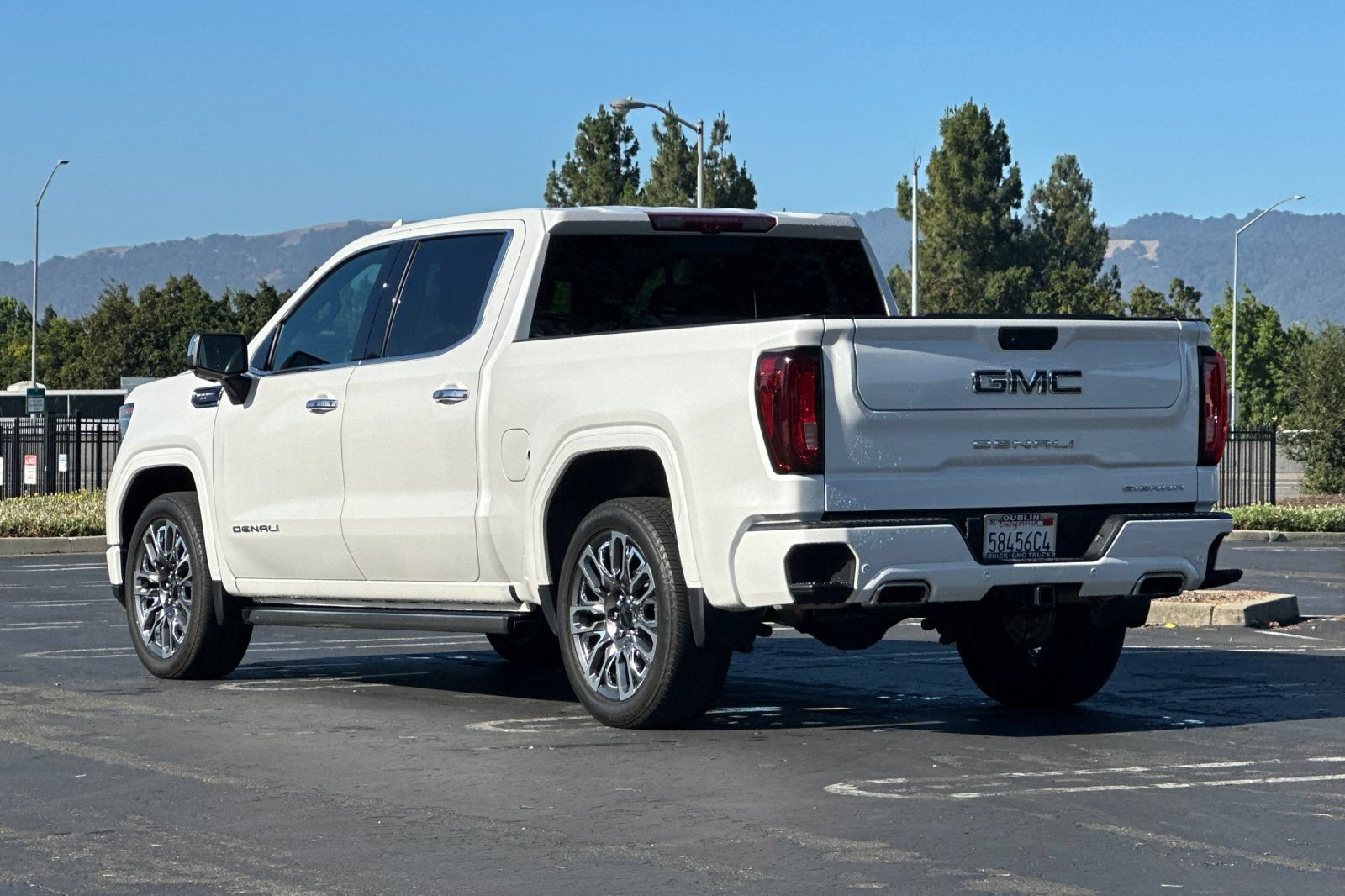 Used 2025 GMC Sierra 1500 Denali Ultimate AWD/4WD image 6