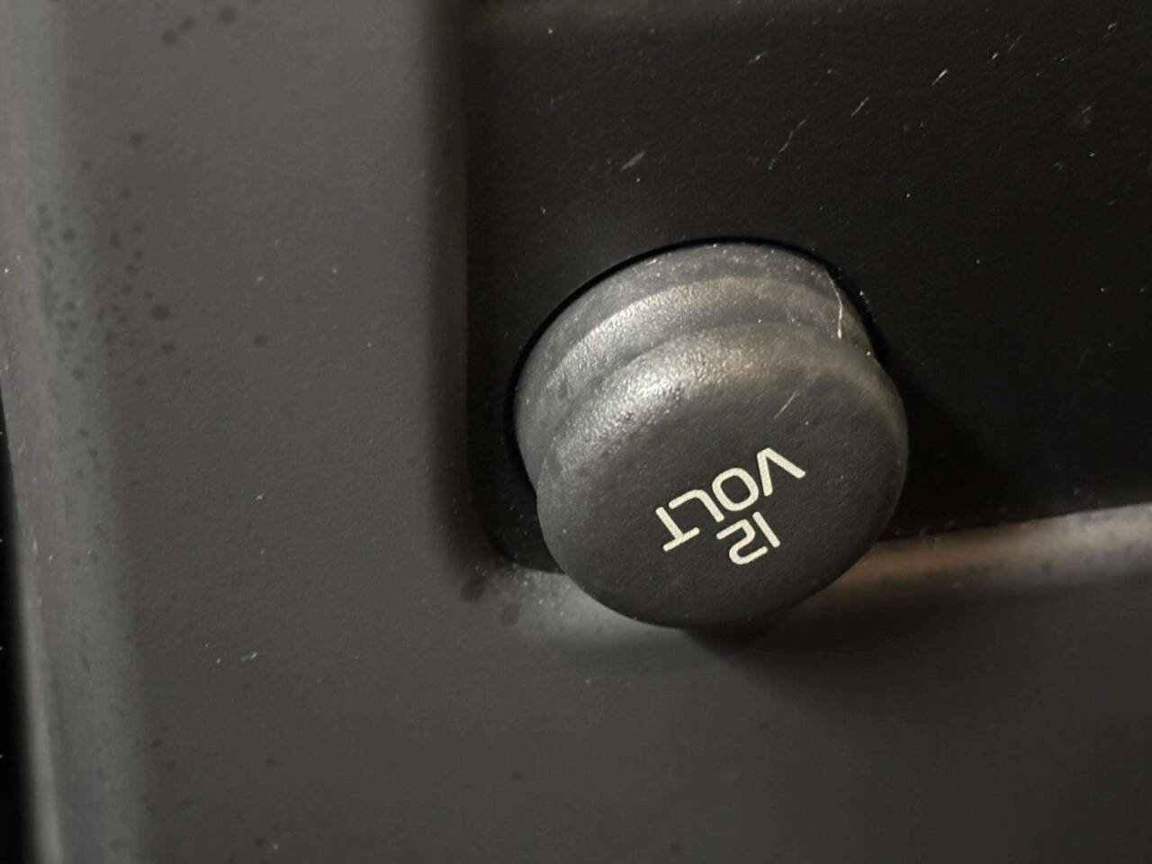 Used 2016 Volvo XC60 T6 w/ Proximity Package AWD/4WD image 30