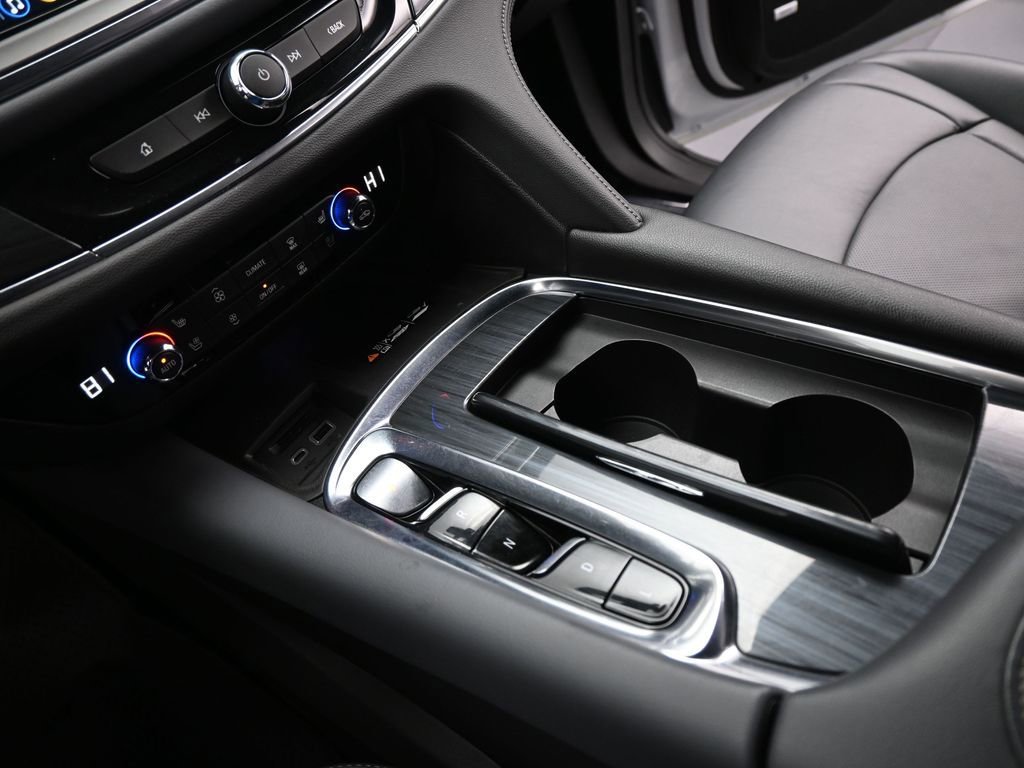 Used 2024 Buick Enclave Premium image 17