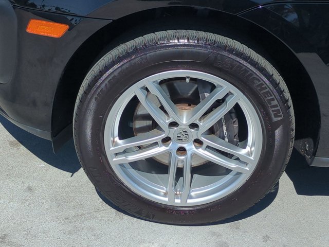 Used 2024 Porsche Macan Turbo AWD/4WD image 26