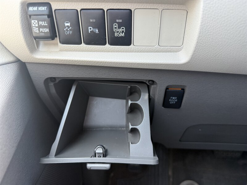 Used 2015 Toyota Sienna XLE w/ XLE Navigation Package AWD/4WD image 34