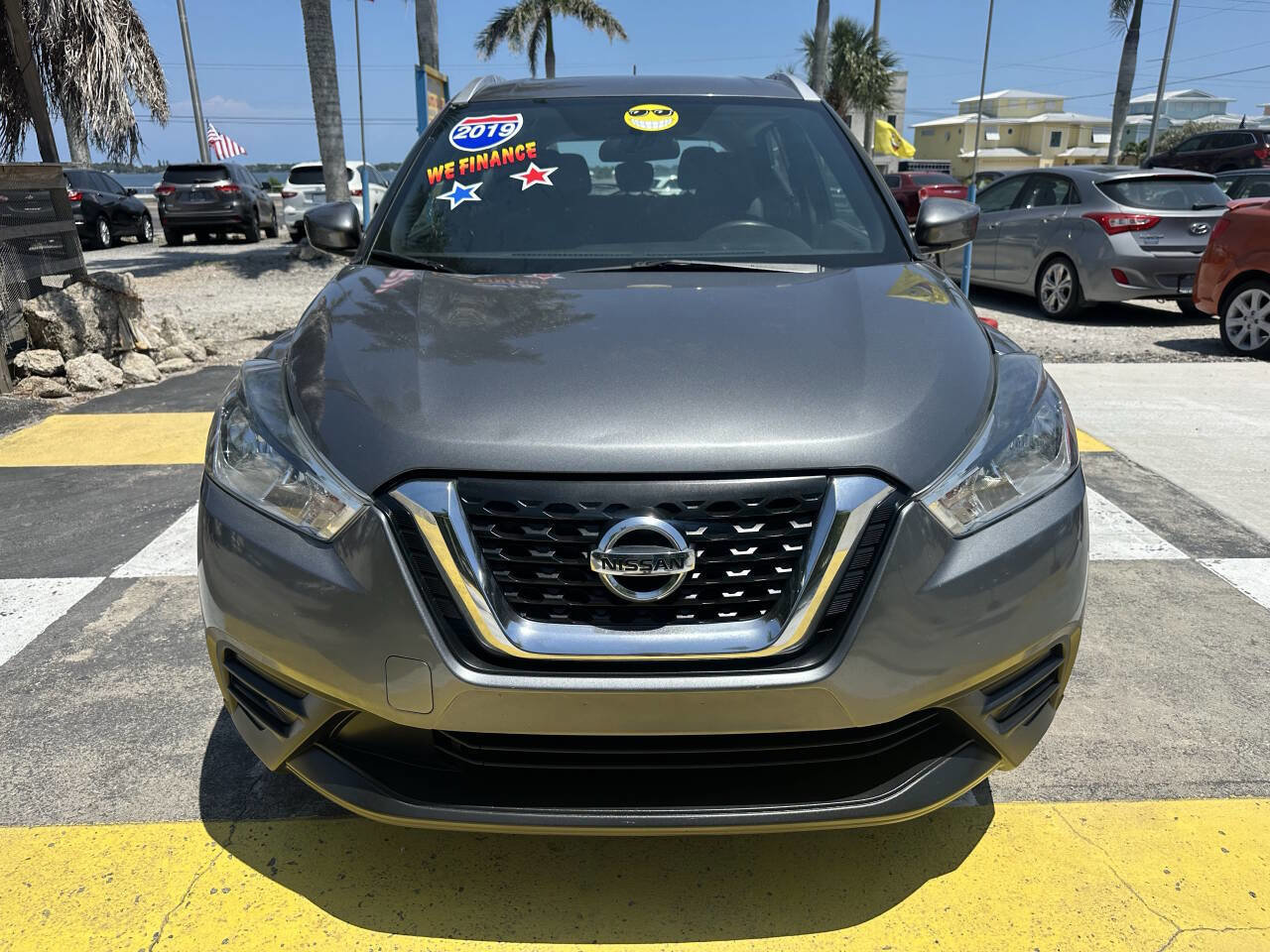 Used 2019 Nissan Kicks SV FWD image 2