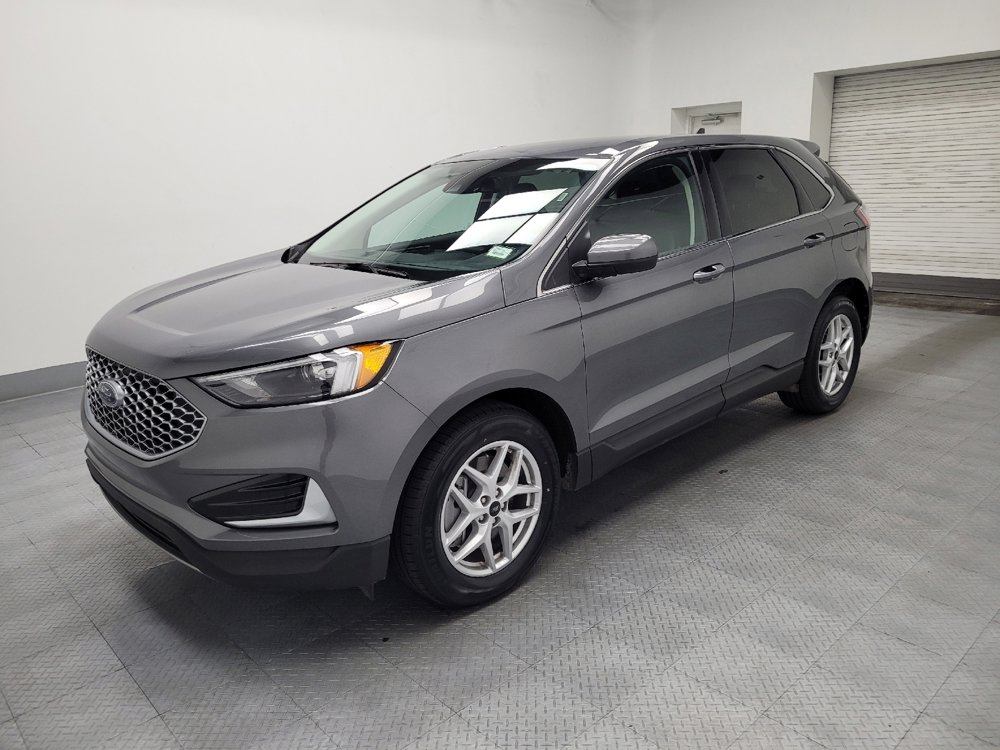Used 2024 Ford Edge SEL image 2