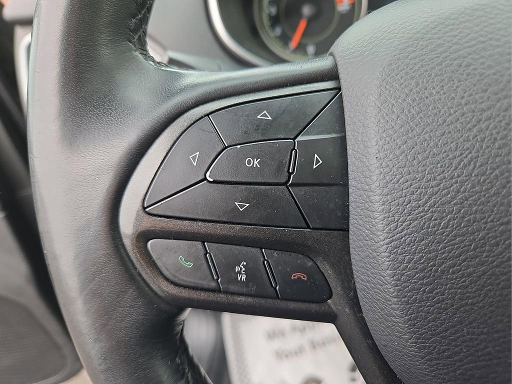 Used 2019 Jeep Cherokee Trailhawk AWD/4WD image 23