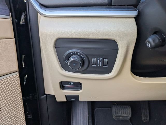 New 2026 Jeep Grand Cherokee Limited w/ Luxury Tech Group II image 16