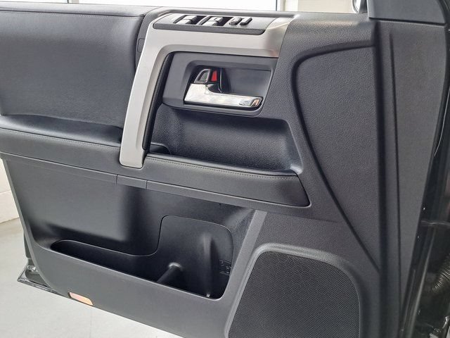 Used 2024 Toyota 4Runner SR5 AWD/4WD image 22