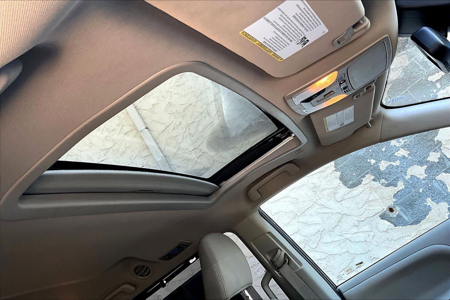 Used 2020 Toyota Sienna XLE FWD image 14
