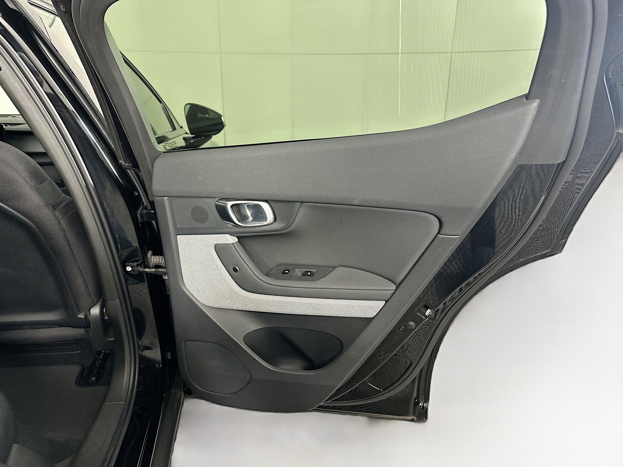 Used 2022 Polestar Polestar 2 FWD image 29