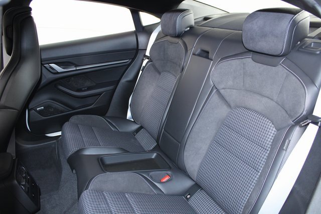 New 2025 Porsche Taycan image 24