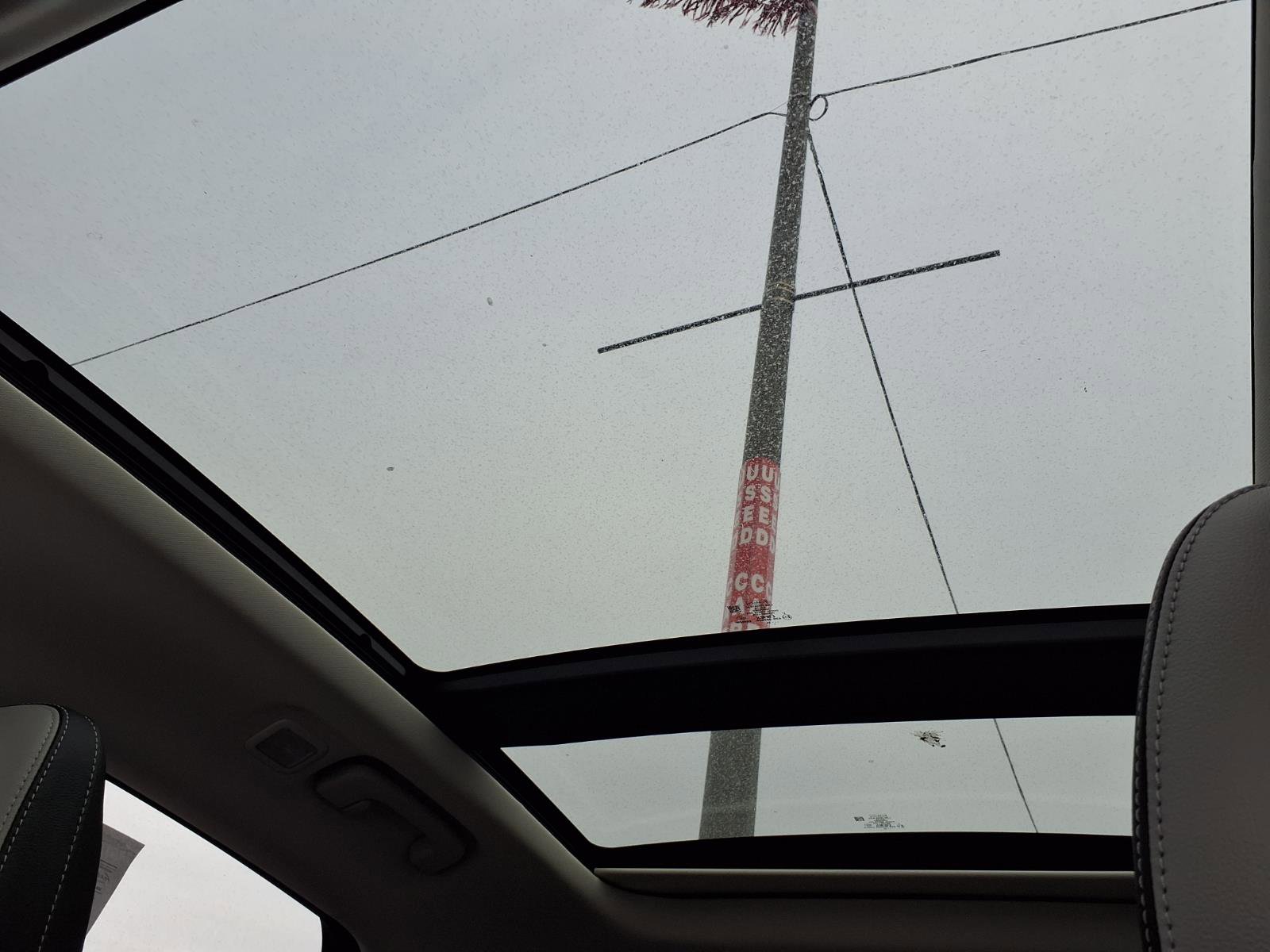 Used 2024 Ford Escape SE w/ PHEV Premium Package image 9