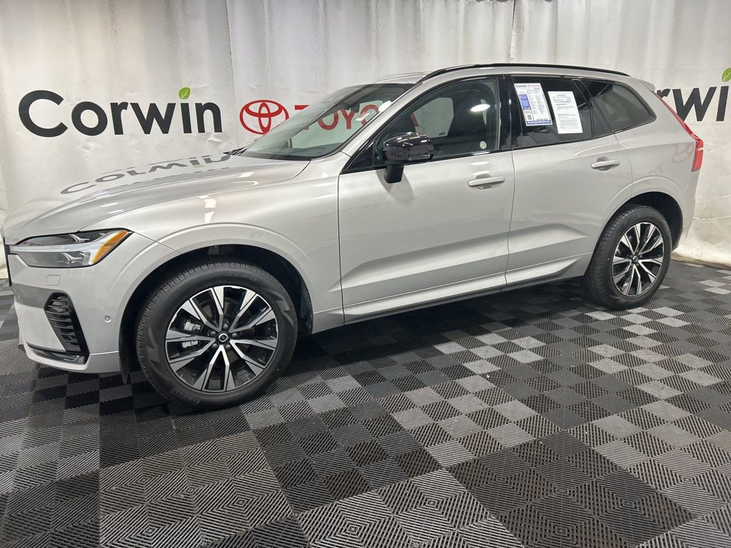 Used 2025 Volvo XC60 B5 Plus image 4