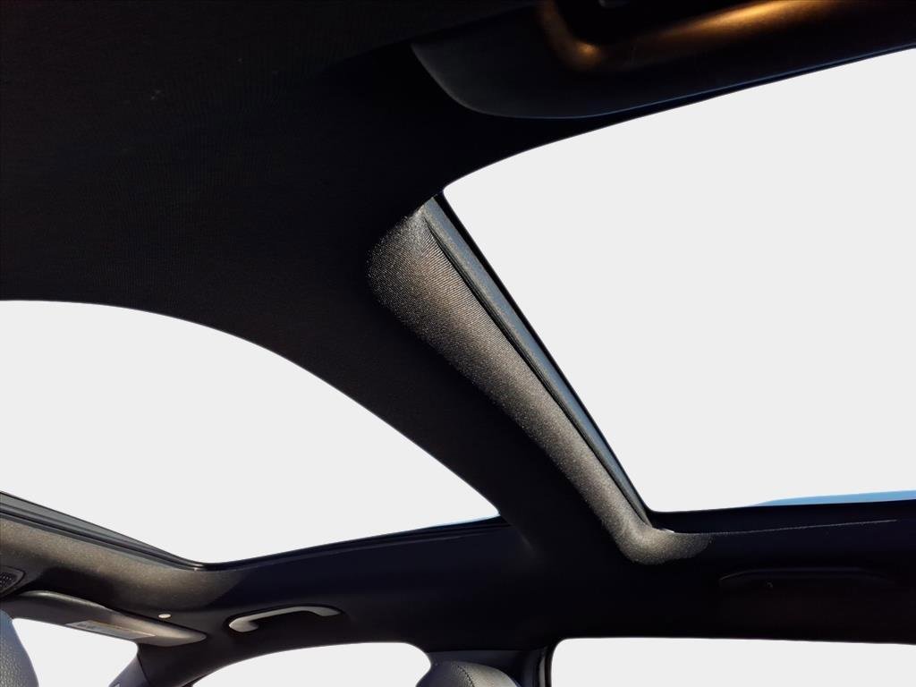 Used 2022 Mercedes-Benz GLB 250 4MATIC image 14