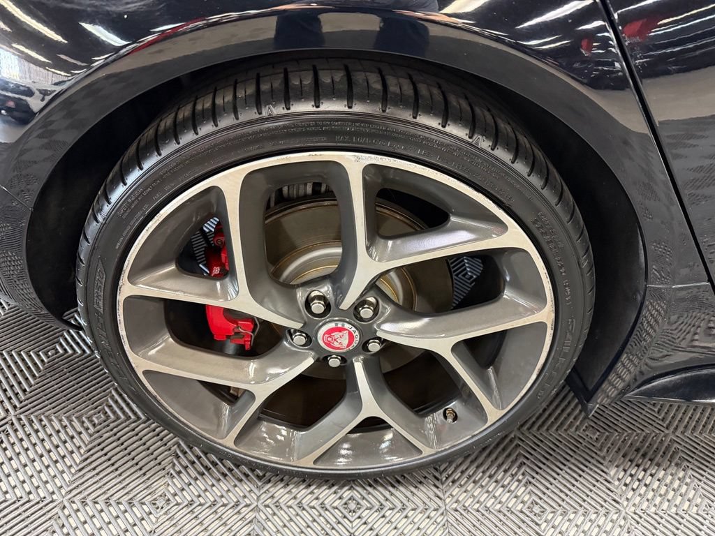 Used 2018 Jaguar XE S RWD image 19