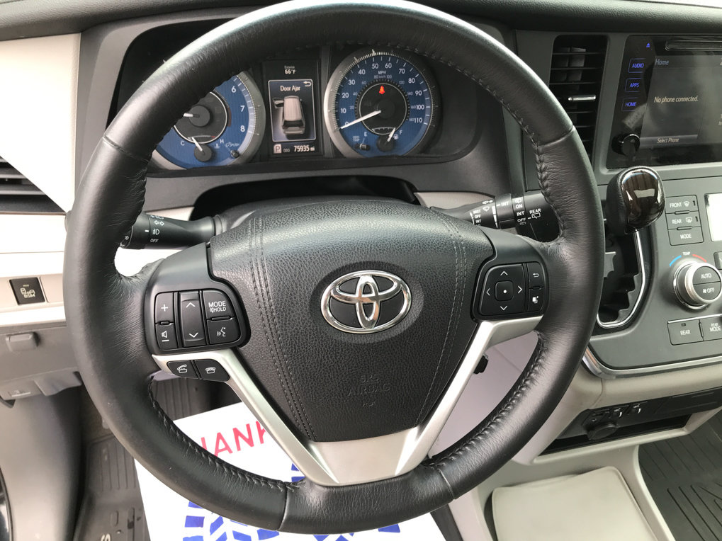 Used 2017 Toyota Sienna XLE FWD image 15