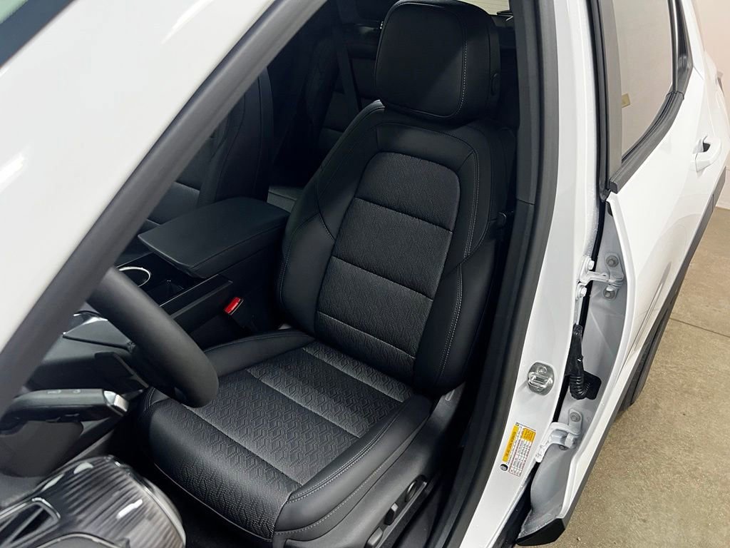 New 2026 Chevrolet Equinox LT w/ Convenience Package II AWD/4WD image 26