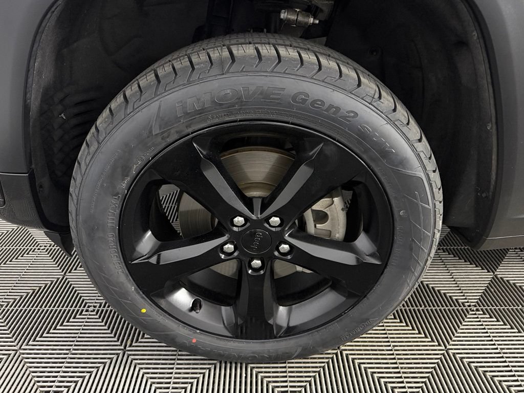 Used 2023 Jeep Grand Cherokee L Laredo AWD/4WD image 12