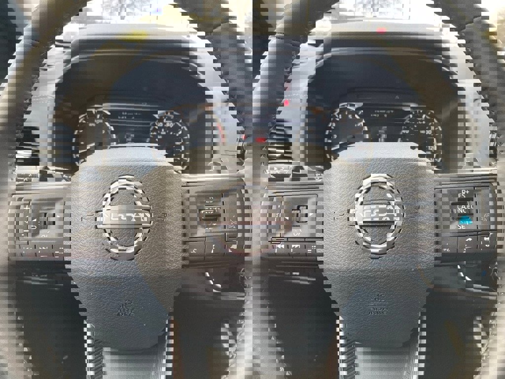 Used 2025 Nissan Rogue SV image 19