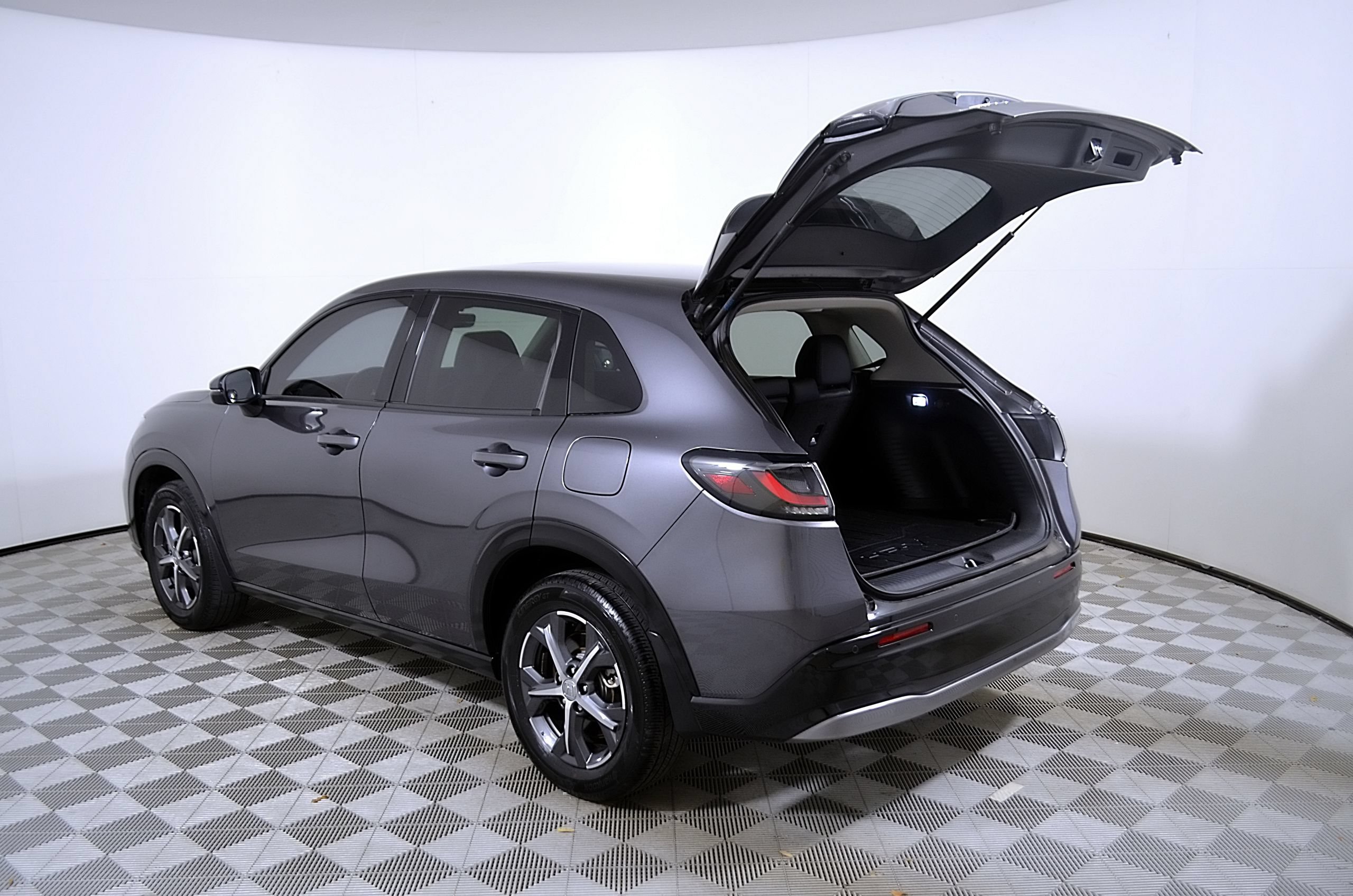 Used 2024 Honda HR-V EX-L image 10