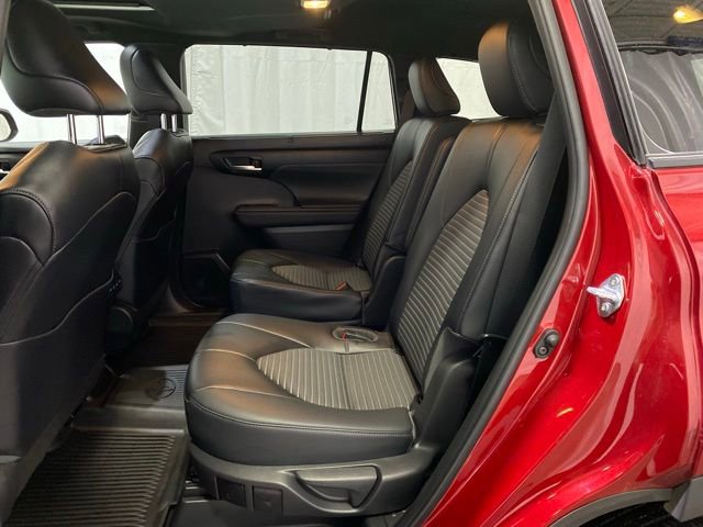 Certified 2023 Toyota Highlander XSE AWD/4WD image 11
