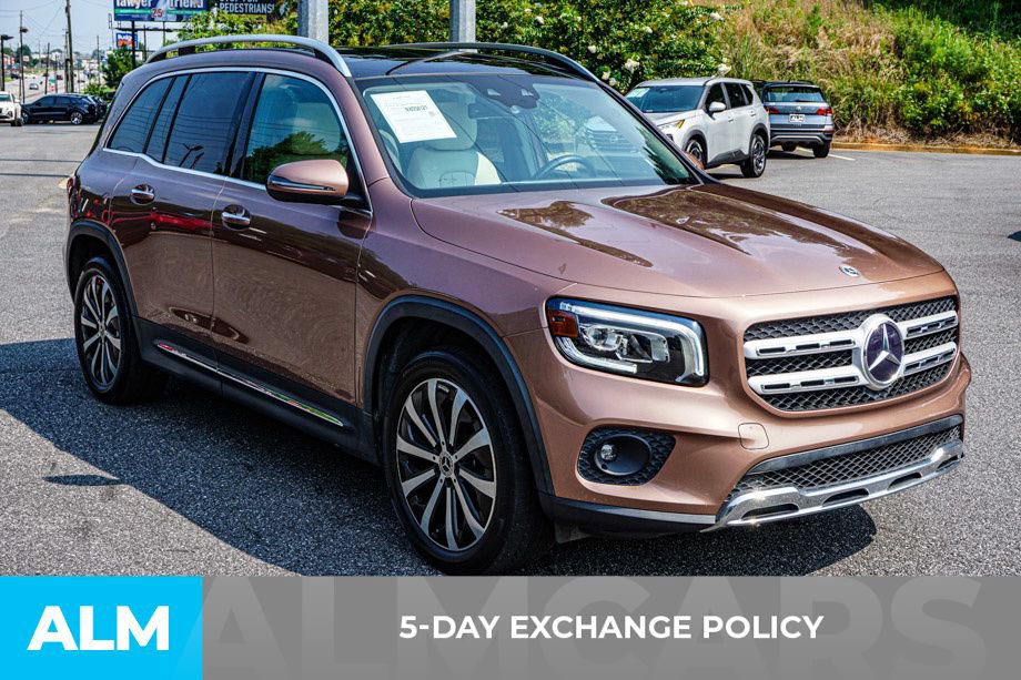 Used 2022 Mercedes-Benz GLB 250 4MATIC w/ Premium Package Lite image 4