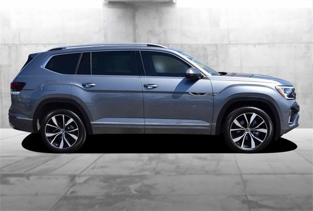 Used 2024 Volkswagen Atlas SEL Premium R-Line image 5
