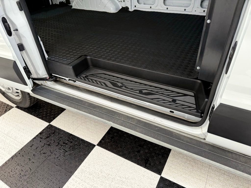 Used 2023 Ford Transit 250 Low Roof AWD w/ Exterior Upgrade Package image 15