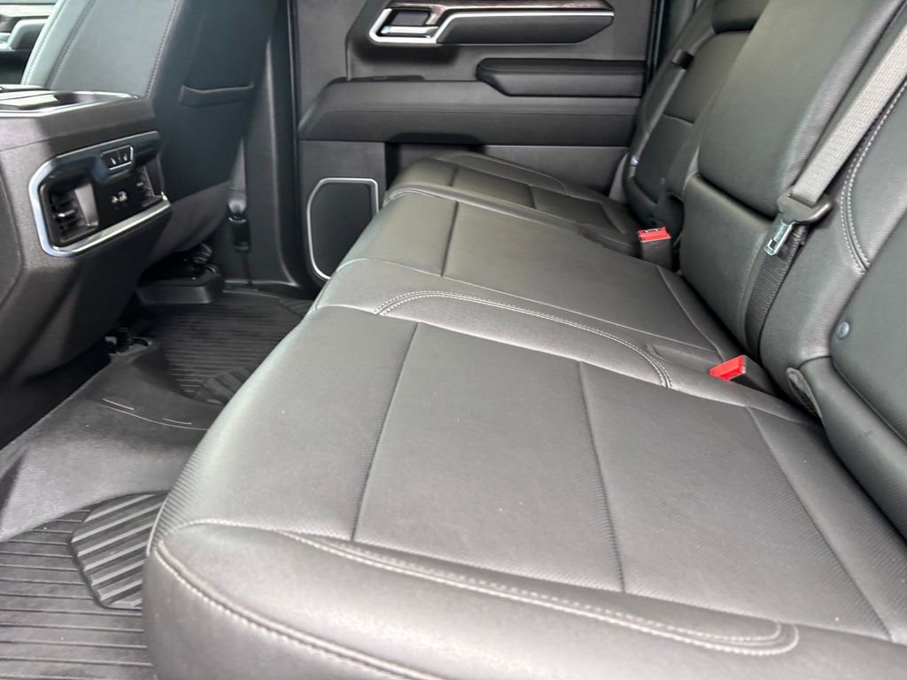 Used 2025 Chevrolet Silverado 2500 LTZ w/ LTZ Convenience Package image 24