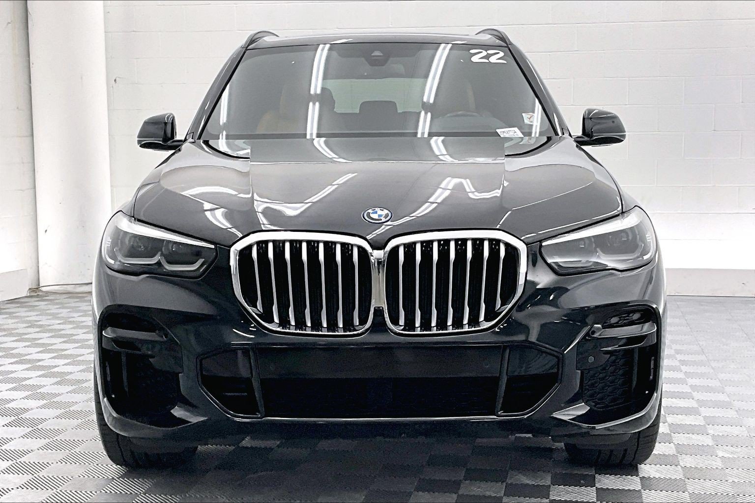 Used 2022 BMW X5 xDrive45e w/ M Sport Package AWD/4WD image 2