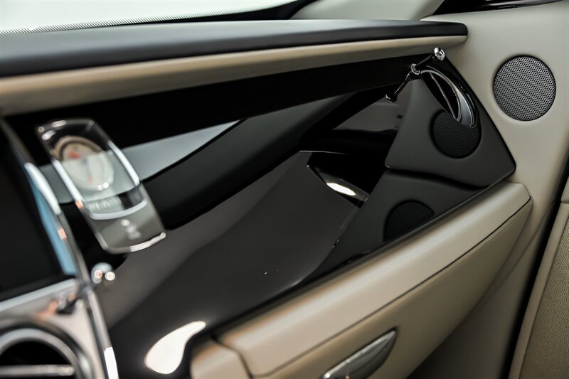Used 2015 Rolls-Royce Wraith RWD image 35