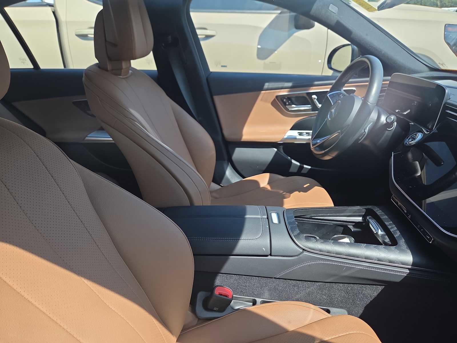 Used 2024 Mercedes-Benz E 350 4MATIC Sedan image 11