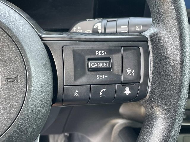 Used 2025 Nissan Kicks SV FWD image 10