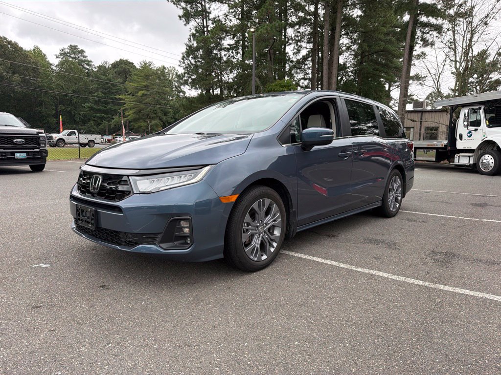 Certified 2025 Honda Odyssey Touring image 2