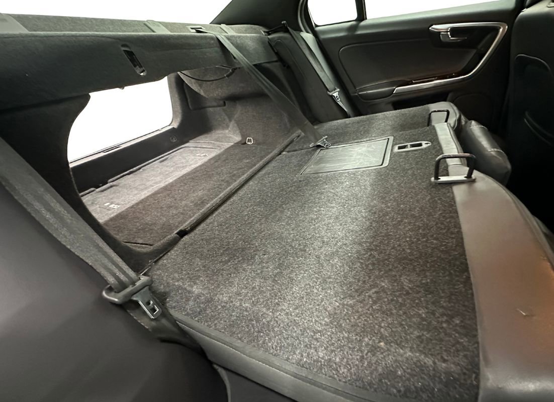 Used 2015 Volvo S60 T6 Platinum image 13