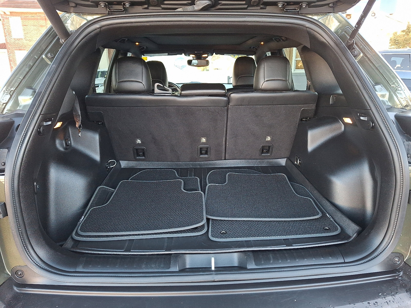 Used 2021 Jeep Cherokee Latitude Lux 80th Anniv w/ Quick Order Package 26U 80TH image 28