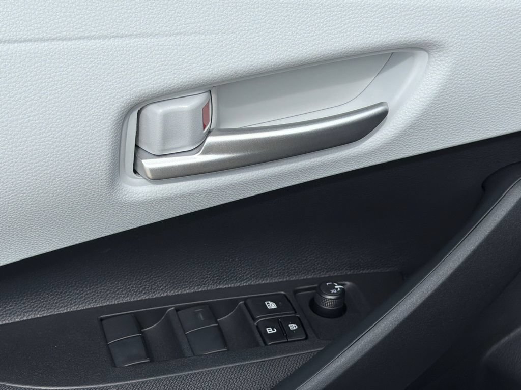 New 2026 Toyota Corolla SE FWD image 17