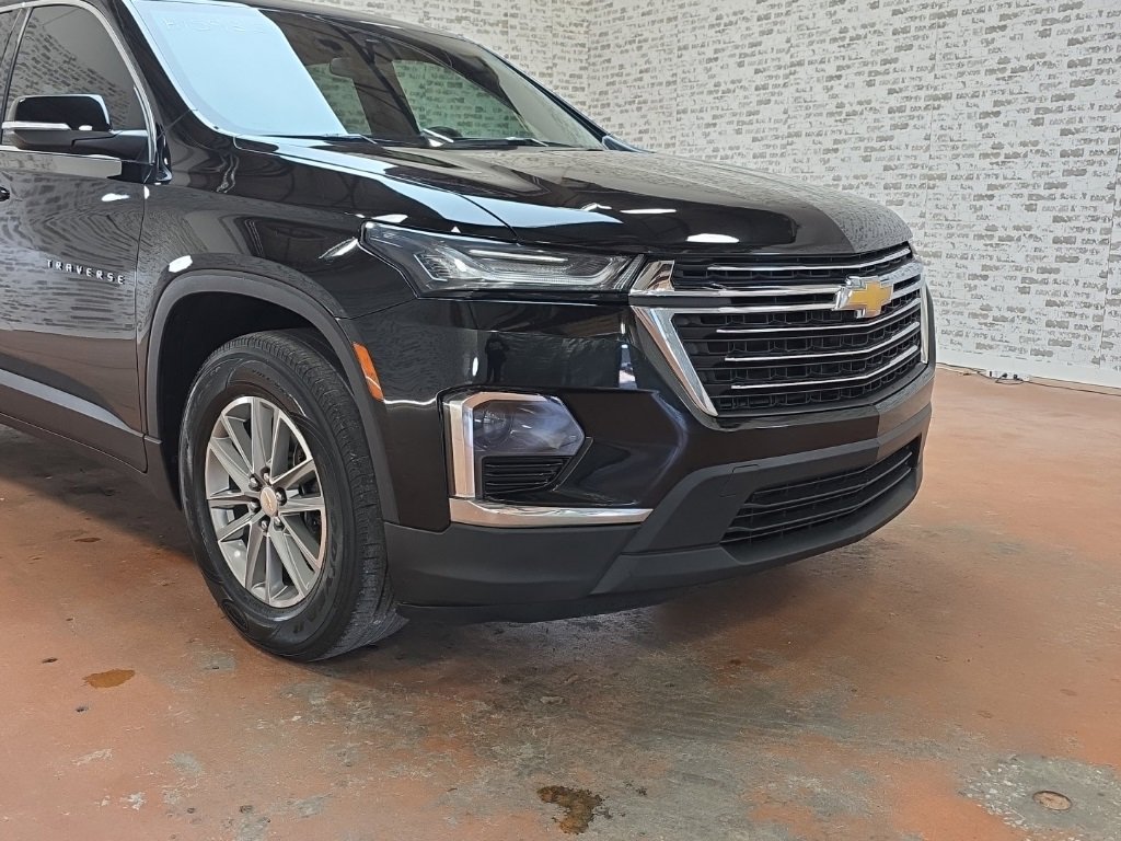 Used 2023 Chevrolet Traverse LT image 7