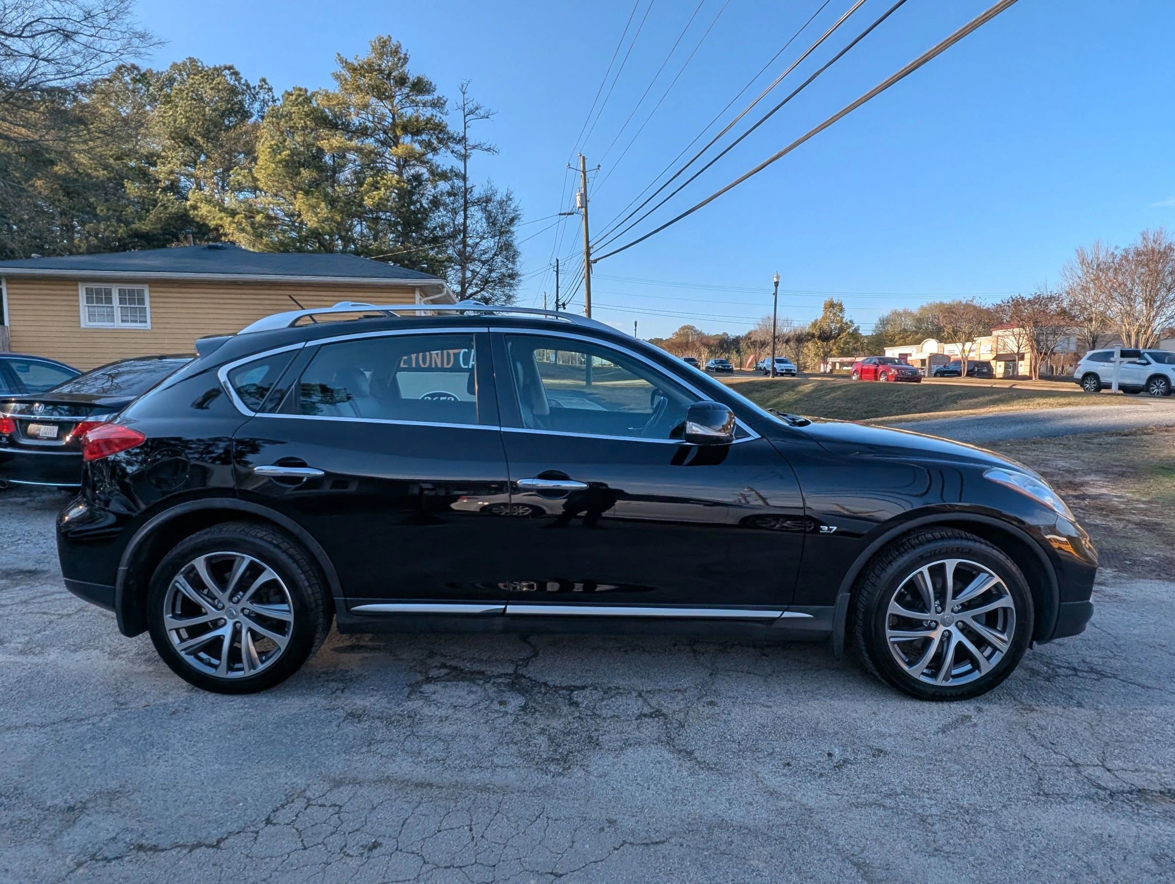 Used 2016 INFINITI QX50 AWD w/ Deluxe Touring Package image 4