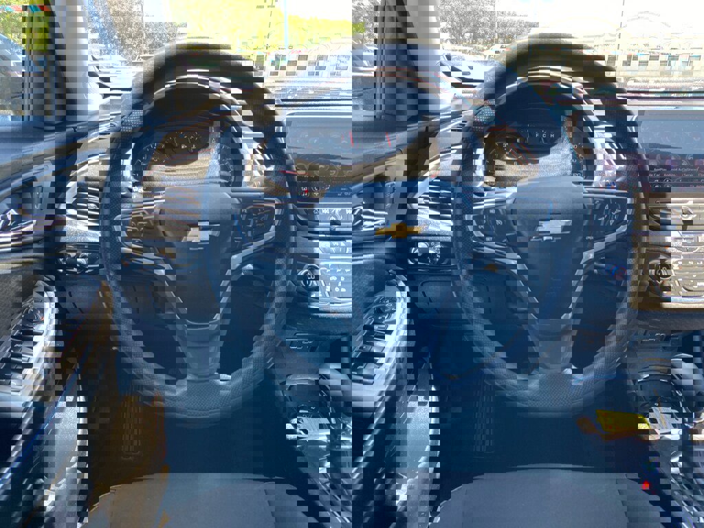 Used 2022 Chevrolet Malibu LT image 4