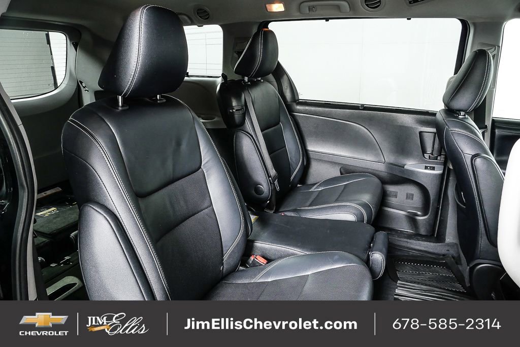 Used 2016 Toyota Sienna SE image 20