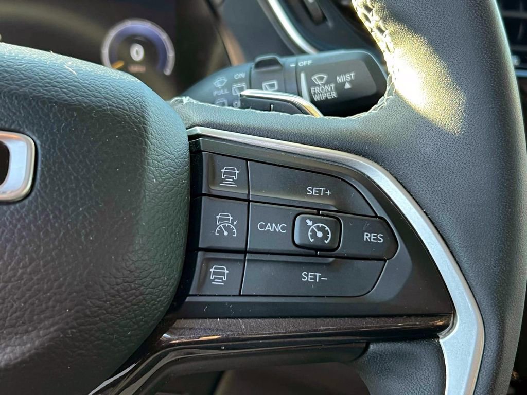 Certified 2023 Jeep Grand Cherokee Laredo w/ Luxury Tech Group I image 22