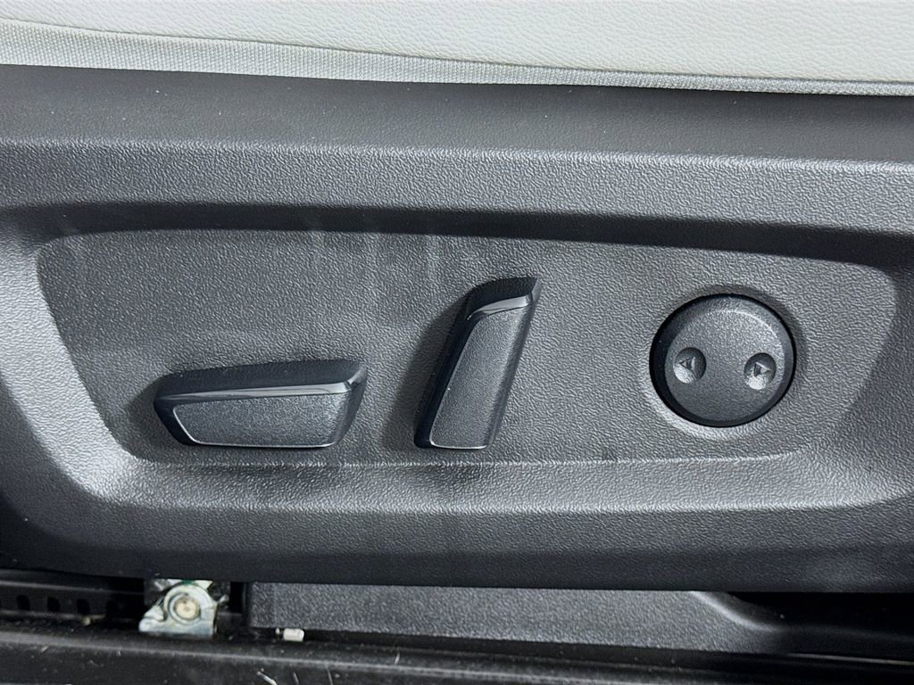 Used 2024 Mitsubishi Outlander SEL image 17